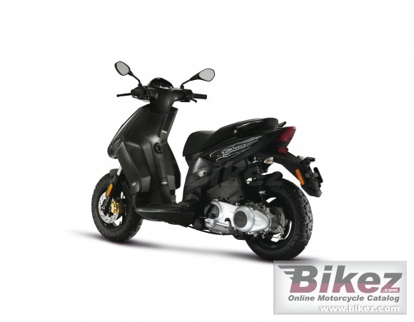 2011 Piaggio Typhoon 125 photo